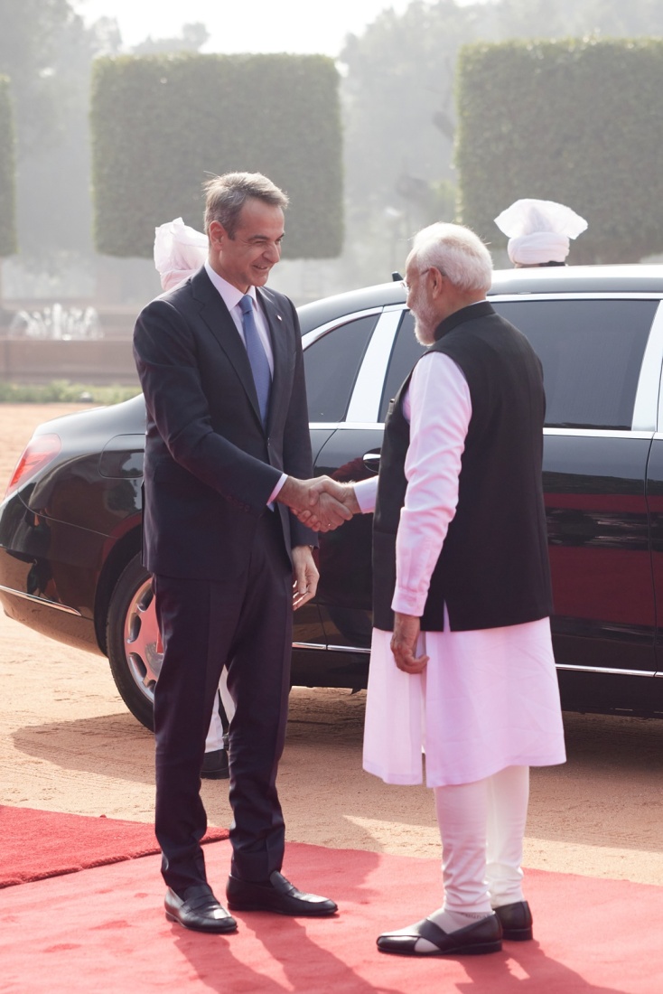 Ο Κυριάκος Μητσοτάκης με τον Ινδό ομόλογό του στο Νέο Δελχί