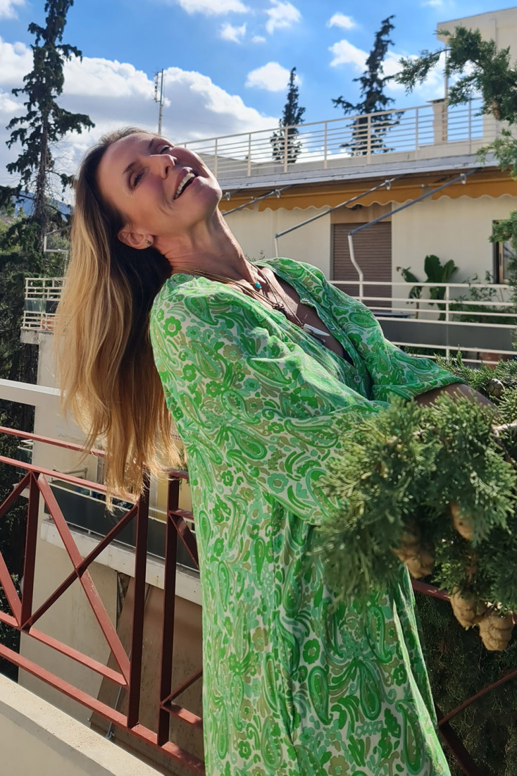 Balcony Stories: Η Εβελίνα Παπούλια από το μπαλκόνι της