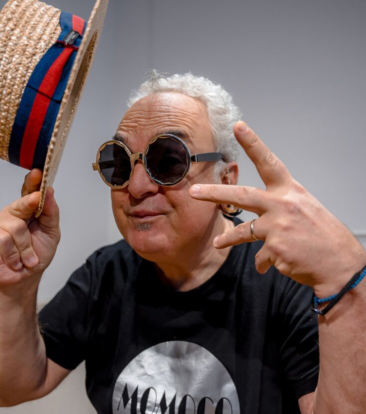 Θεσσαλονίκη: Τρεις επετειακές συναυλίες για τα 30 χρόνια των Monie & Monie Conniente - Ο Διογένης Δασκάλου μιλά για την πορεία του σχήματος.