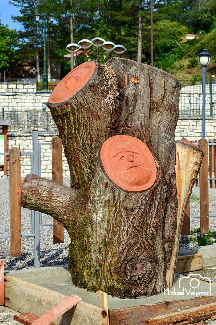 Ένα χωριό της Ηπείρου που μοιάζει με υπαίθρια γκαλερί 