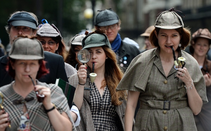 Σαν σήμερα 4 Μαρτίου: Το 1887 ο Σέρλοκ Χολμς κάνει την πρώτη του εμφάνιση στο «Σπουδή στο κόκκινο» του Άρθουρ Κόναν Ντόιλ.