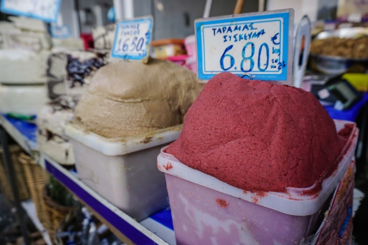 Ταραμάς μέσα σε μπολάκια ενόψει Σαρακοστής