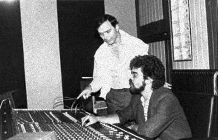 Γιώργος Μαρίνος και Σταμάτης Κραουνάκης στο στούντιο