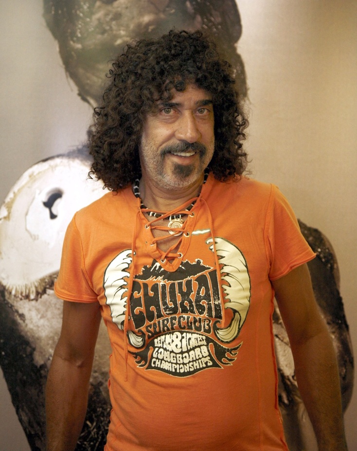 Ο τραγουδιστής και συνθέτης Γιάννης Γιοκαρίνης απαντά σε 33 ερωτήσεις για την Αθήνα.