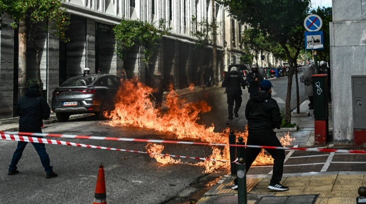 Πανεκπαιδευτικό συλλαλητήριο: Επεισόδια μολότοφ, χημικά