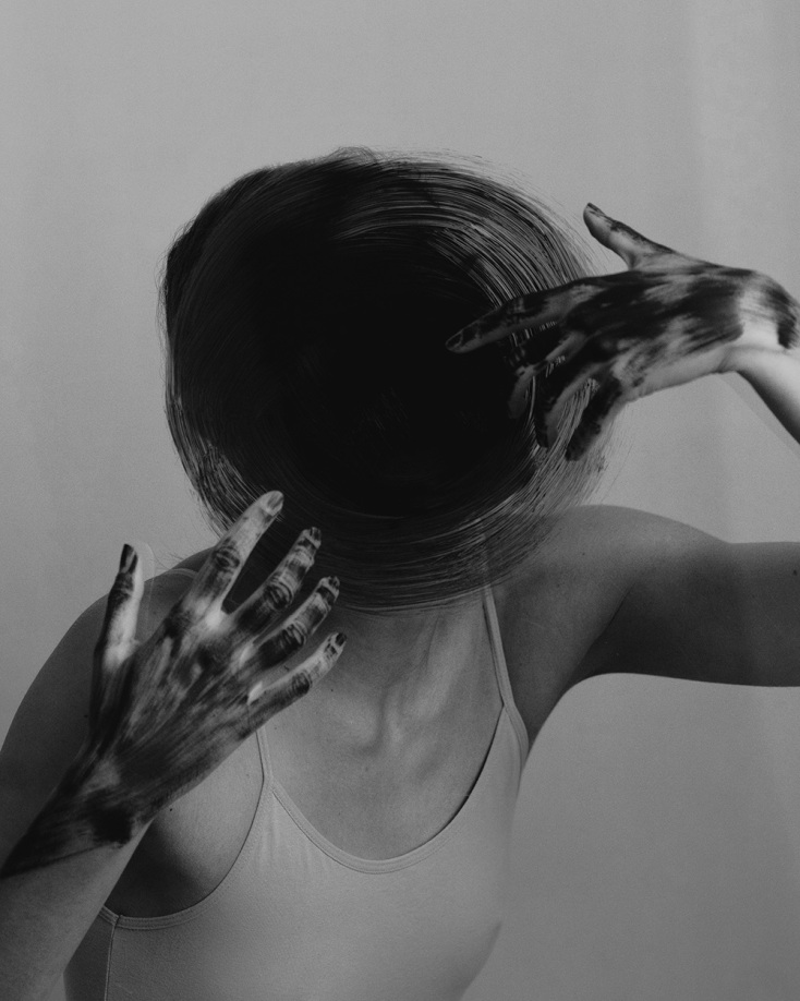 "The Anatomy of Grief"- Vogue Greece -Αφιέρωμα στους νέους φωτογράφους © Φωτεινή Ζαγλάρα