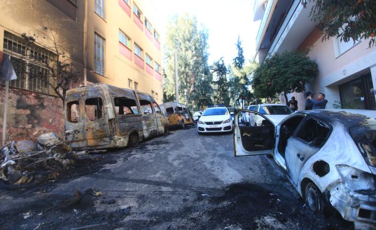 «Κρανίου τόπος» του Ζωγράφου μετά την εμπρηστική επίθεση