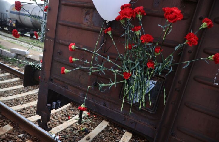 Πορεία μνήμης στην Θεσσαλονίκη για τα 81 χρόνια από την αναχώρηση των πρώτων συρμών για το Άουσβιτς