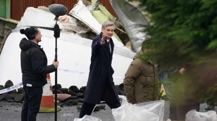 Ο Κόλιν Φερθ φωτογραφήθηκε στα γυρίσματα σειράς για τη βομβιστική επίθεση στο Λόκερμπι