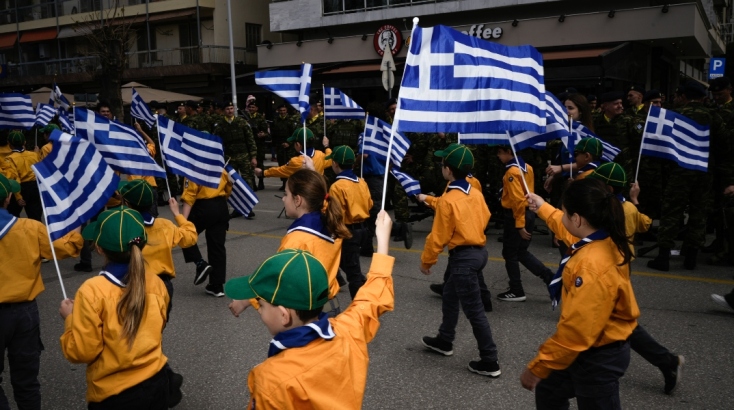Εικόνες από τη μαθητική παρέλαση για την 25η Μαρτίου στη Θεσσαλονίκη