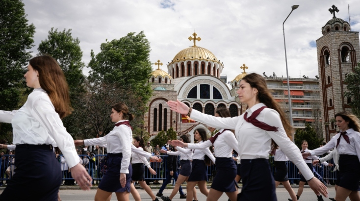 Εικόνες από τη μαθητική παρέλαση για την 25η Μαρτίου στη Θεσσαλονίκη