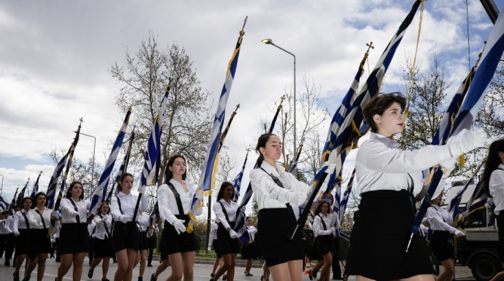 Η παρέλαση έγινε στην παραλιακή Λεωφόρο Μ. Αλεξάνδρου, έως και το ύψος του Λευκού Πύργου