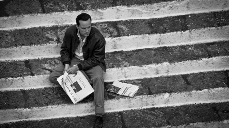 Ripley: Εντυπώσεις από την τηλεοπτική σειρά στο Netflix με τον Άντριου Σκοτ στον ρόλο του ήρωα της Πατρίτσια Χάισμιθ.