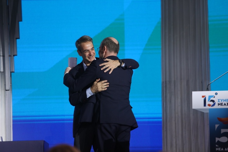 15ο Συνέδριο ΝΔ - Μάνφρεντ Βέμπερ για Κυριάκο Μητσοτάκη: «Πάντα στεκόσουν απέναντι στον Ερντογάν για να προστατεύσεις τα σύνορα της Ευρώπης».