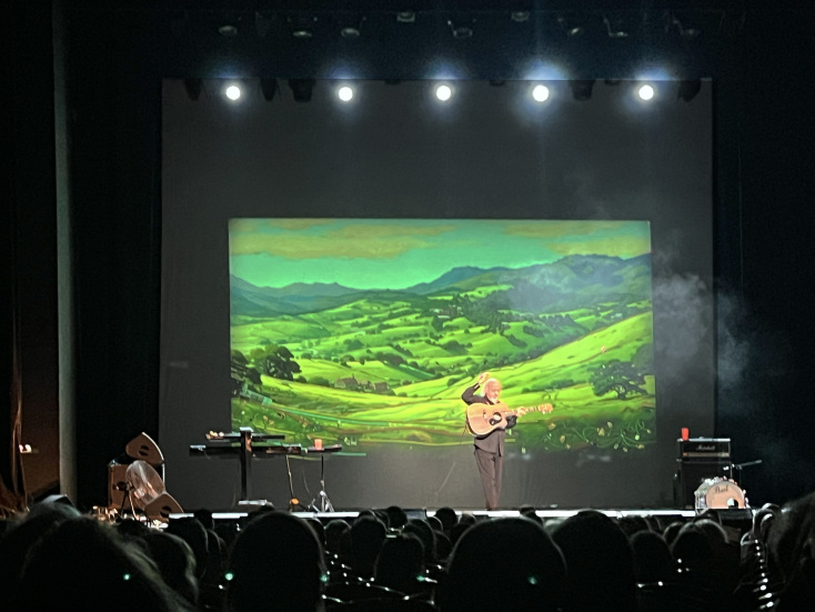 Billy Bailley: Εντυπώσεις από τη stand up παράσταση του βρετανού κωμικού στο θέατρο «Παλλάς».
