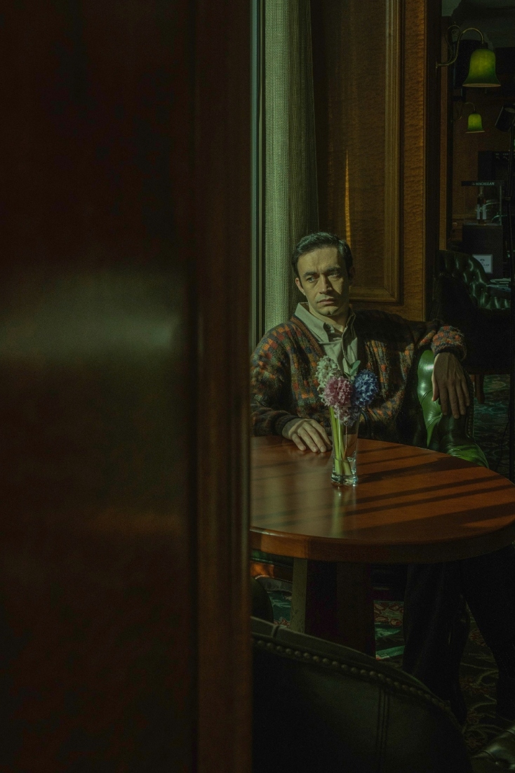 Ο Άρης Μπαλής στην παράσταση «Ο αποτυχημένος» στην Εναλλακτική Σκηνή της ΕΛΣ 