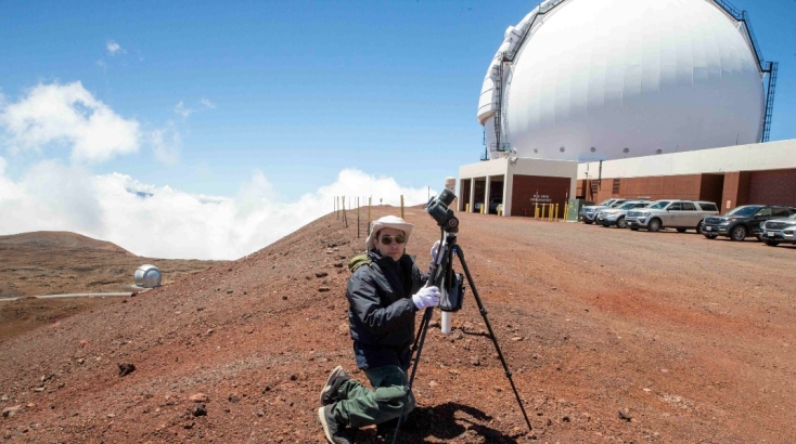 Έχει κάνει αποστολές σε διάφορα εξωτικά μέρη του κόσμου με σκοπό τη λήψη φωτογραφιών για προβολή στους θόλους πλανηταρίων