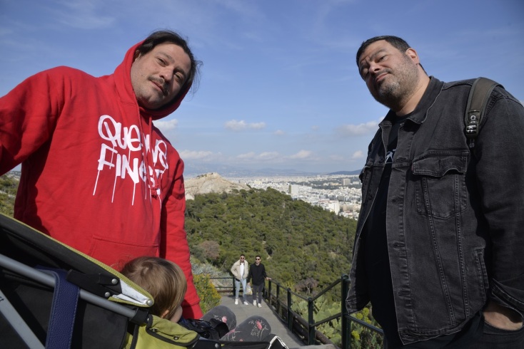 Ο Τάκι Τσαν απαντά σε 31 ερωτήσεις για την Αθήνα και τη ζωή του στην πόλη. 