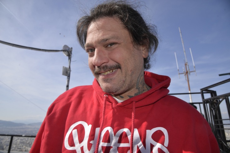 Ο Τάκι Τσαν απαντά σε 31 ερωτήσεις για την Αθήνα και τη ζωή του στην πόλη. 