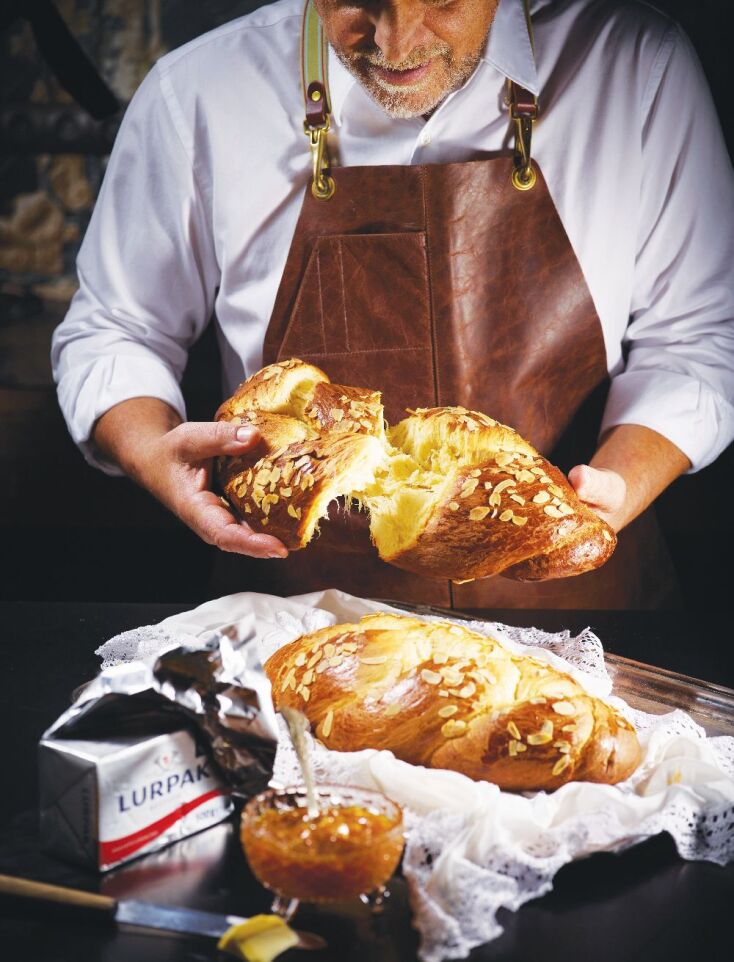 Συνταγή για τσουρέκι από τον Στέλιο Παρλιάρο