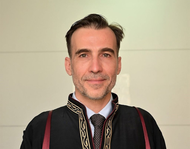 Ο Μιχάλης Χουρδάκης είναι καθηγητής στην Ιατρική Σχολή του ΑΠΘ, γραμματέας στην Ελληνική Εταιρεία Ιατρικής/Κλινικής Διατροφής και Μεταβολισμού (GRESPEN) και ανεξάρτητος βουλευτής Α' Θεσ/κης