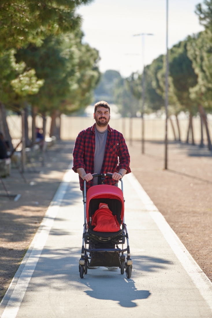 Πάρις Ρούπος: «Ναι» στο χιούμορ, «ΟΧΙ ΜΑΝΑΔΕΣ»