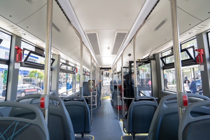 Εικόνα από το εσωτερικό των ηλεκτρικών λεωφορείων - Θα χωρούν 75 επιβάτες