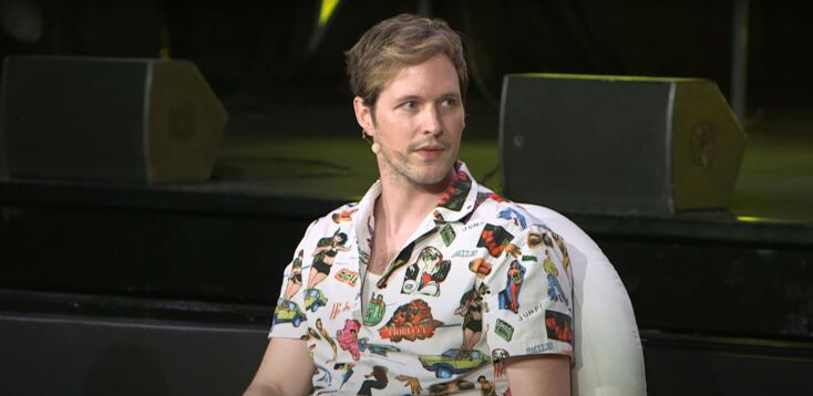 O τραγουδιστής Leon of Athens 