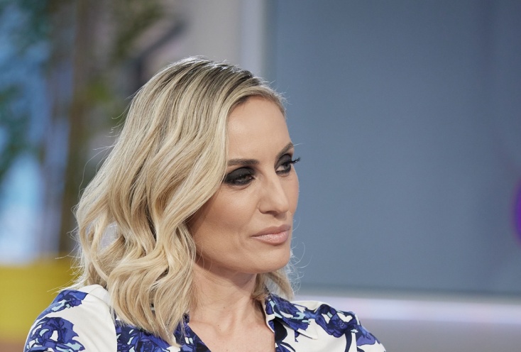 Η Ελεονώρα Μελέτη στο πλατό της τηλεοπτικής εκπομπής που παρουσίαζε μέχρι και την ανακοίνωση της υποψηφιότητάς της στις Ευρωεκλογές με τη Νέα Δημοκρατία