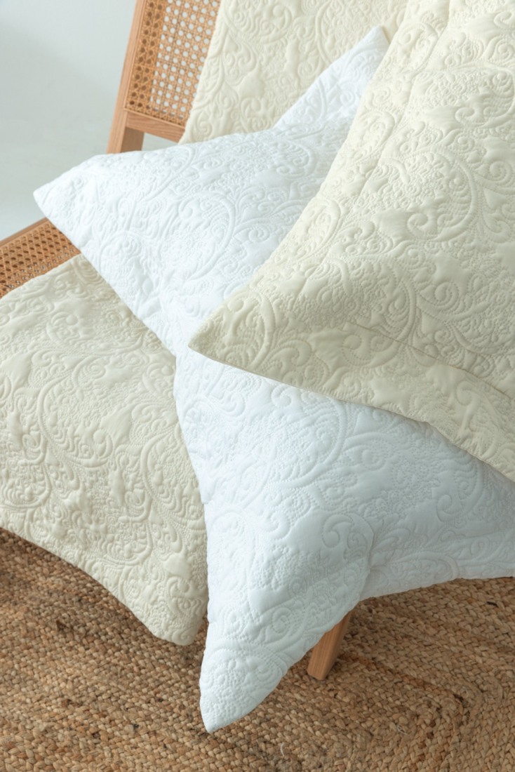 Παλαμαϊκή: Λευκά είδη που συνοδεύουν τις στιγμές μας 