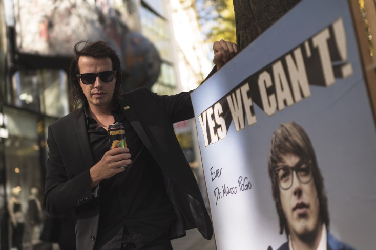 Αυστρία: Το Κόμμα της Μπίρας βλέπει το ποτήρι μισογεμάτο και θα είναι υποψήφιο στις βουλευτικές εκλογές - Ιδρύθηκε από τον γιατρό και μουσικό Ντόμινικ Βλάζνι