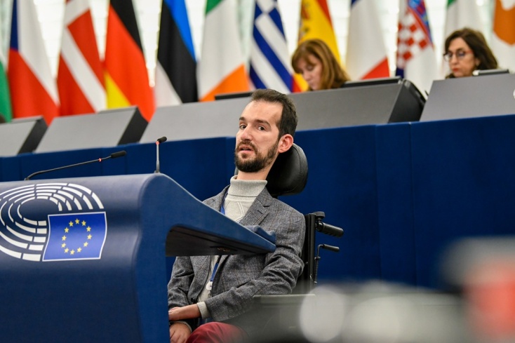 Ο ευρωβουλευτής της Νέας Δημοκρατίας, Στέλιος Κυμπουρόπουλος κατά τη διάρκεια ομιλίας του στο Ευρωπαϊκό Κοινοβούλιο