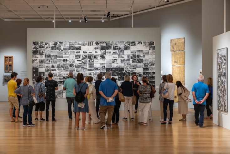 "Αστυγραφία, Η ζωή της πόλης τις δεκαετίες 1950-1970": ξενάγηση στην έκθεση στην Εθνική Πινακοθήκη από την Συραγώ Τσιάρα