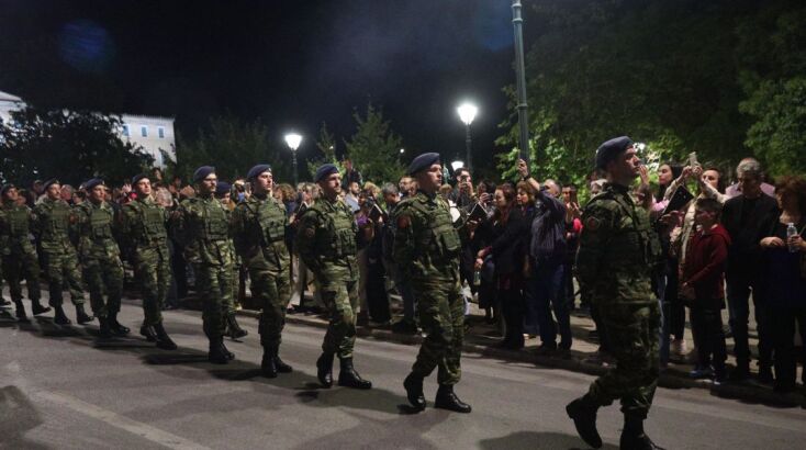 Σε κλίμα κατάνυξης η Ακολουθία και η περιφορά του Επιταφίου της Μητρόπολης Αθηνών 