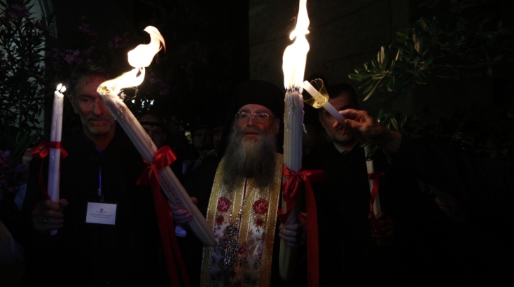 Το Άγιο Φως σε όλη την Ελλάδα - Από τα Ιεροσόλυμα σε κάθε γωνιά της χώρας