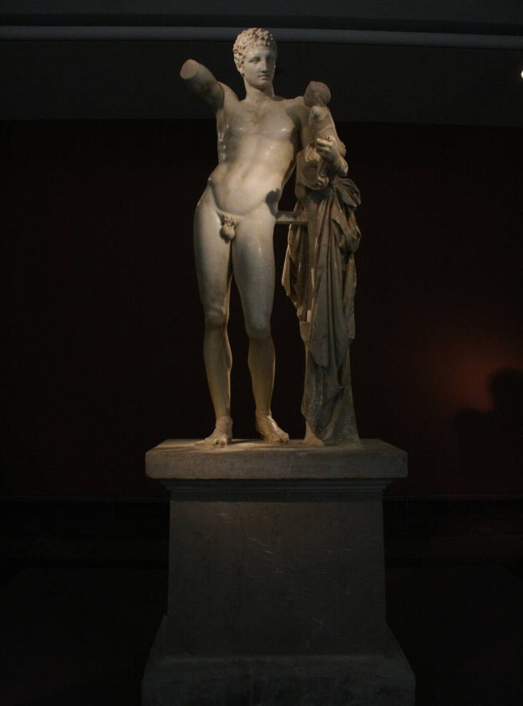 Ο Ερμής του Πραξιτέλη εκτίθεται σήμερα στο Αρχαιολογικό Μουσείο Ολυμπίας
