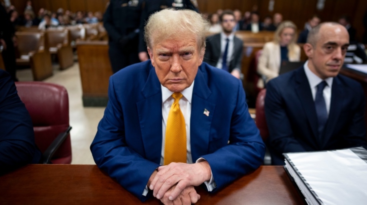 Η πρώην πρωταγωνίστρια ερωτικών ταινιών Στόρμι Ντάνιελς απέναντι στον Τραμπ