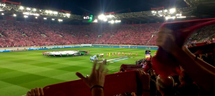 Ο Ολυμπιακός στον τελικό του Conference League - Ο Λουκάς Βελιδάκης περιγράφει τι έγινε μέσα στο «Καραϊσκάκης»