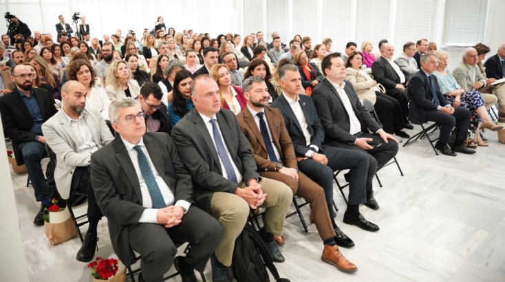  Περισσότεροι από 60 εργαζόμενοι του Δήμου Αθηναίων έχουν επιμορφωθεί και έχουν λάβει πιστοποίηση Συμβούλου και Μέντορα Ενέργειας. 