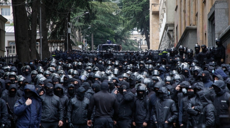 Διαδηλωτές περιφρούρησαν το φρουριακό κτίριο του κοινοβουλίου