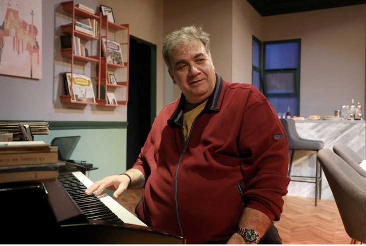 Δημήτρης Σταρόβας