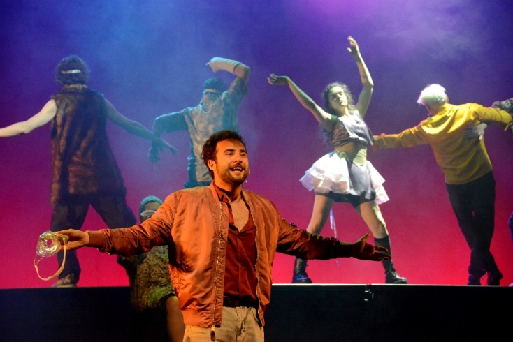 "Ρωμαίος και Ιουλιέτα": O Αλπ Ουνσάλ σε σκηνή της παράστασης