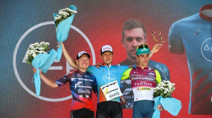 Εκατοντάδες ποδήλατα στους δρόμους της Αθήνας - Φωτογραφίες από τον Διεθνή Ποδηλατικό Γύρο