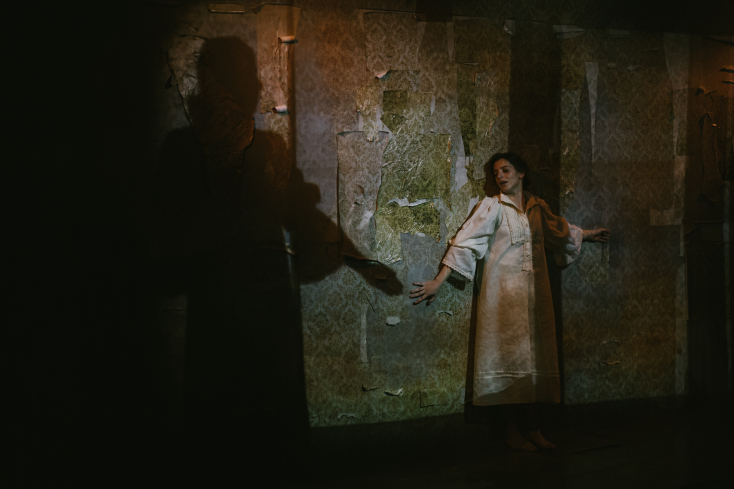 «Η κίτρινη ταπετσαρία» σε σκηνοθεσία Μαρίας Ιόλης Καρολίδου © Δημήτρης Λούτσιος