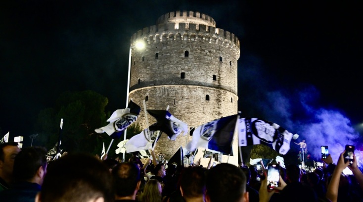 «Φλέγεται» η Θεσσαλονίκη για το πρωτάθλημα του ΠΑΟΚ - Στην Τούμπα η φαντασμαγορική φιέστα