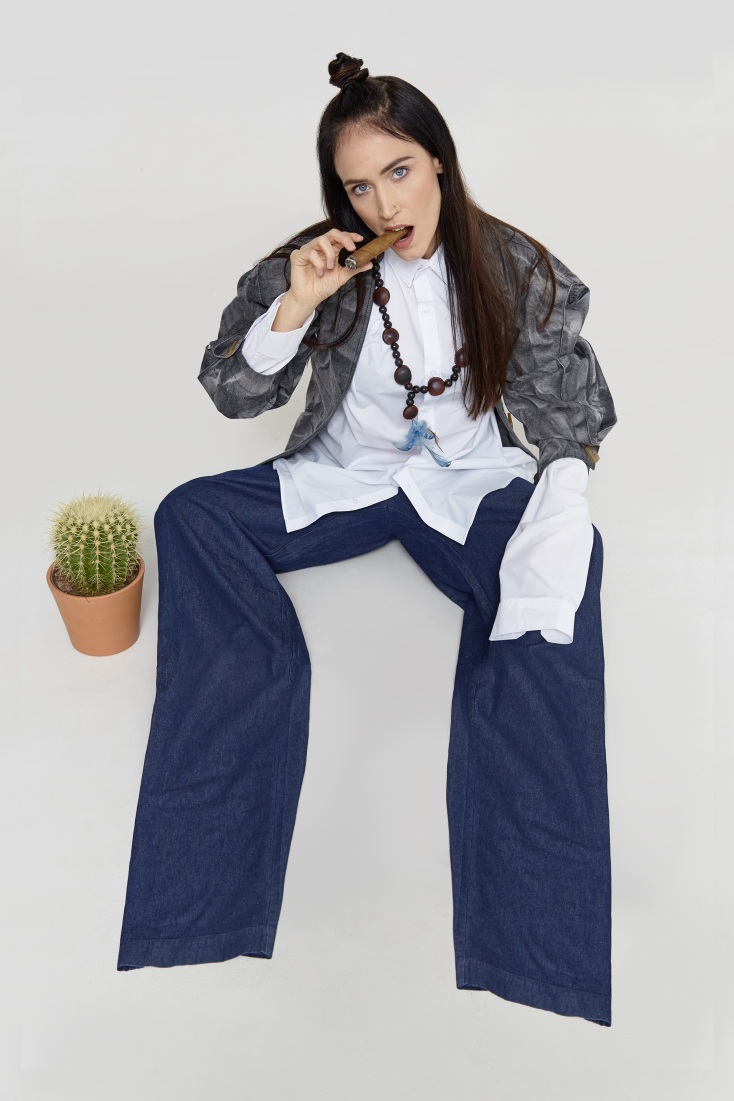 La Chica: Ζούμε σε μια «κοιμισμένη» κοινωνία και πρέπει να μείνουμε ξύπνιοι