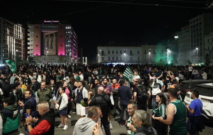 «Πρασίνισε» η Ομόνοια - Ολονύκτιοι πανηγυρισμοί για το 7ο αστέρι του Παναθηναϊκού