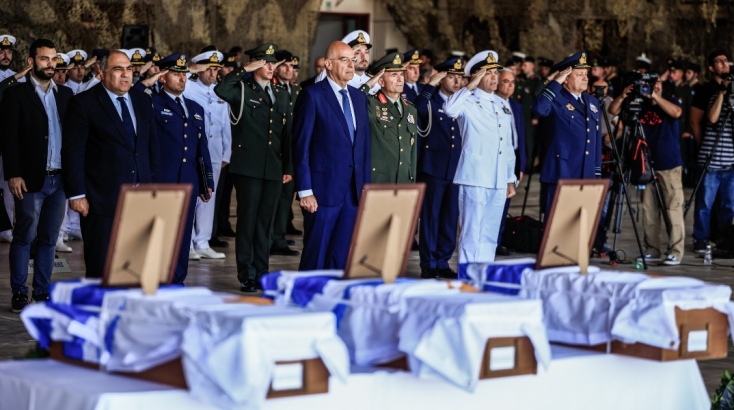 Τα λείψανα 8 Ελλήνων οπλιτών από την Κύπρο «επέστρεψαν» από το μέτωπο μετά από 50 χρόνια 