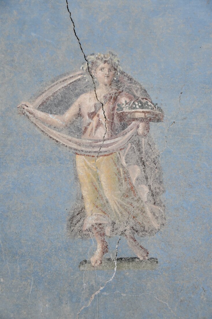 Πομπηία: Οι αρχαιολόγοι ανακάλυψαν ένα σπάνιο μπλε δωμάτιο με τοιχογραφίες γυναικείων μορφών