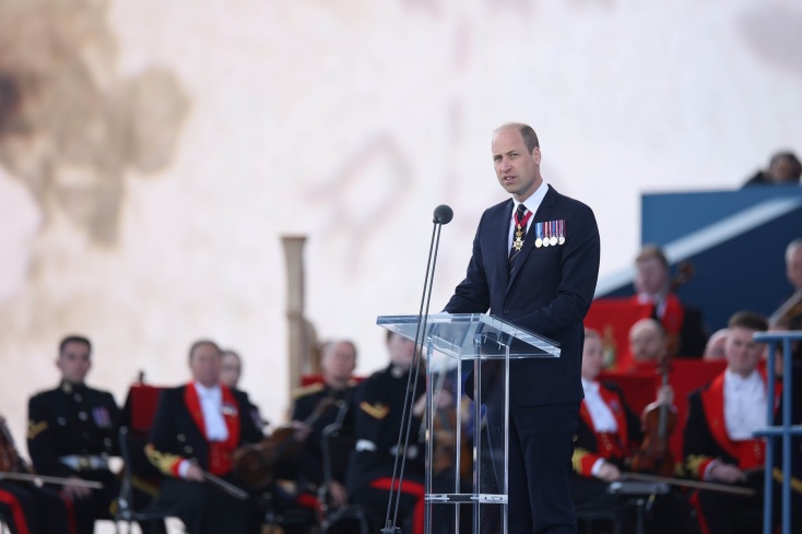 Ο βασιλιάς Κάρολος και η βασίλισσα Καμίλα παρέστησαν στους εορτασμούς της 80ής επετείου από την Απόβαση της Νορμανδίας - Δεν έκρυψαν τη συγκίνησή τους. 